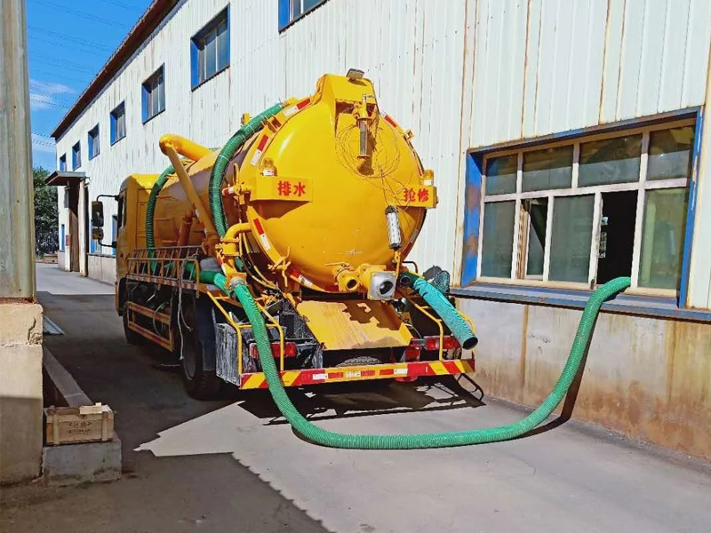 月苑厂区化粪池清理